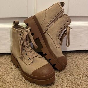 Stylish Tan Women's Boots